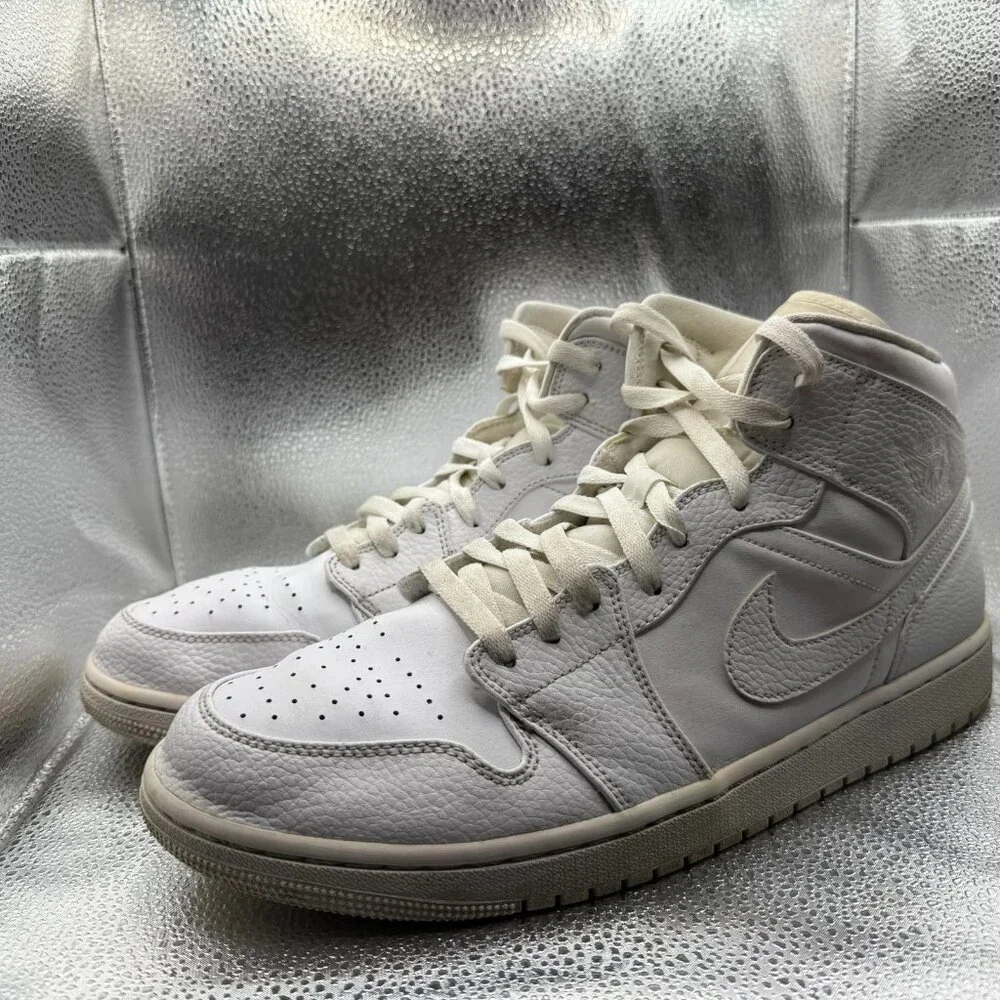 Size 13 Nike Air Jordan 1 Mid Triple White‎ Mens Basketball Shoes 554724-130